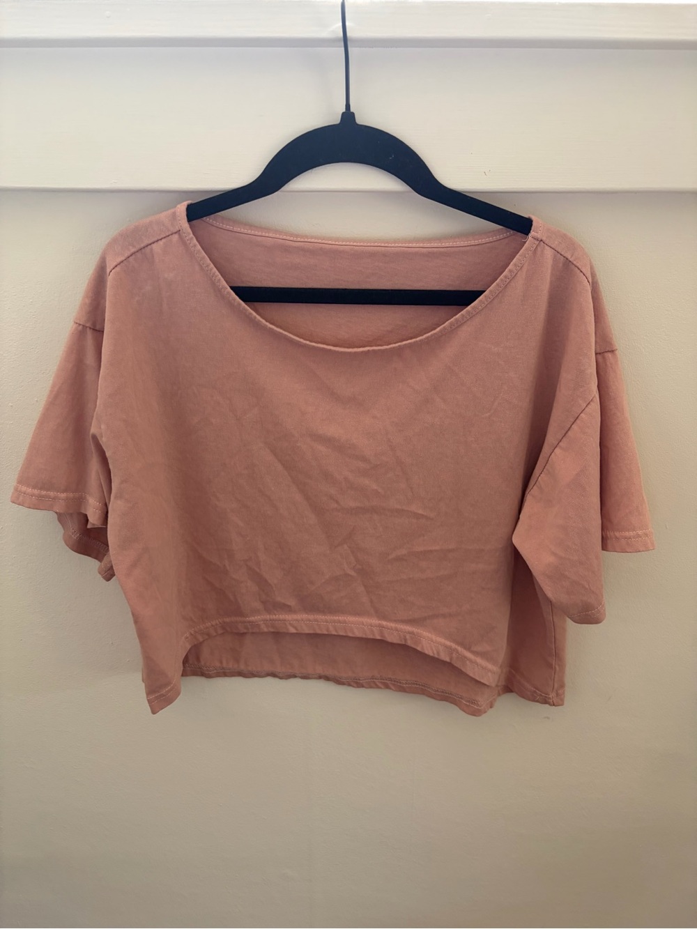 Pink cropped tee with a relaxed fit #cropped #relaxed